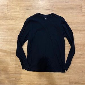Gap black long sleeve pocket tee